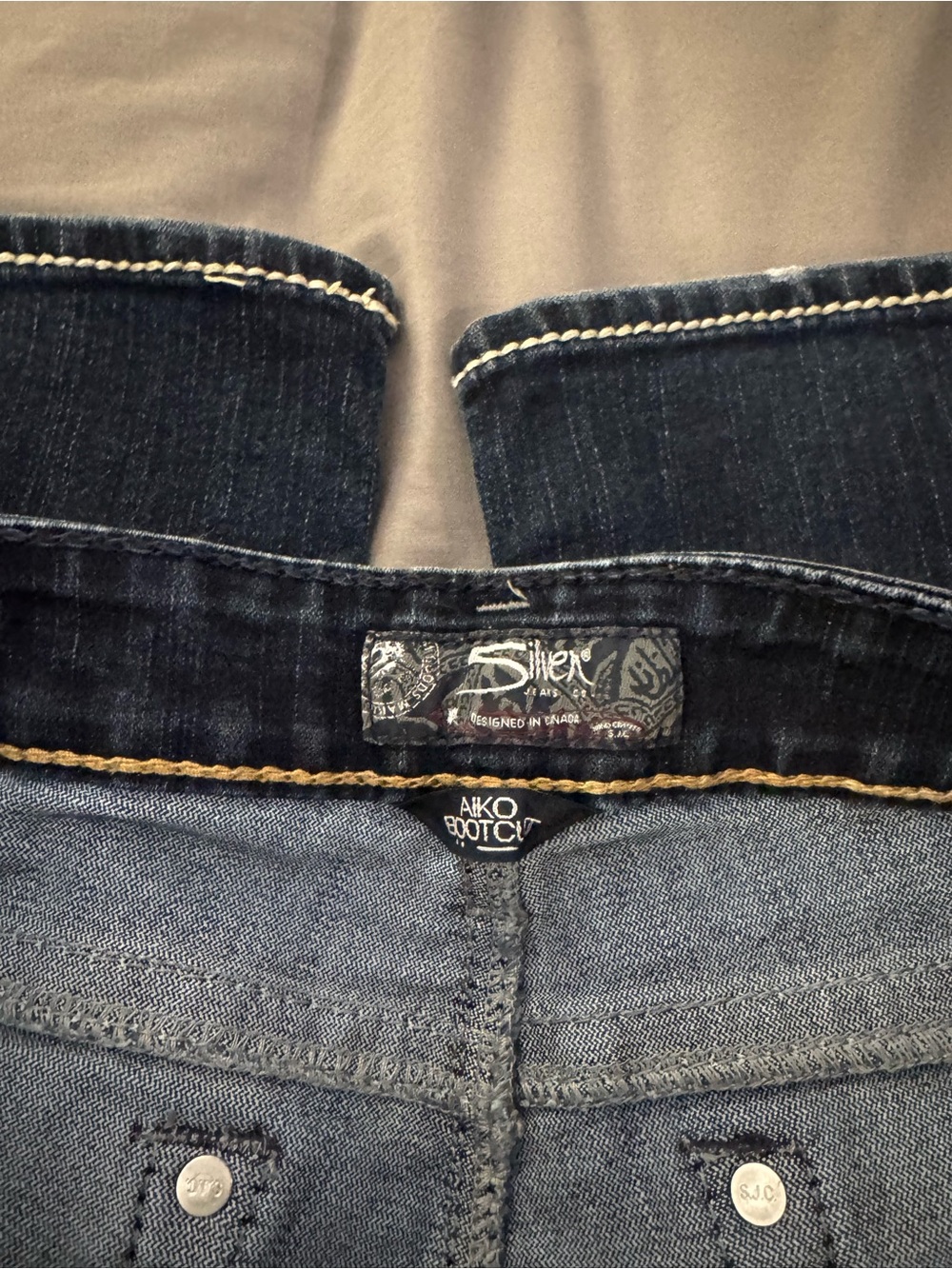 Silver Jeans - Picture 3 of 4